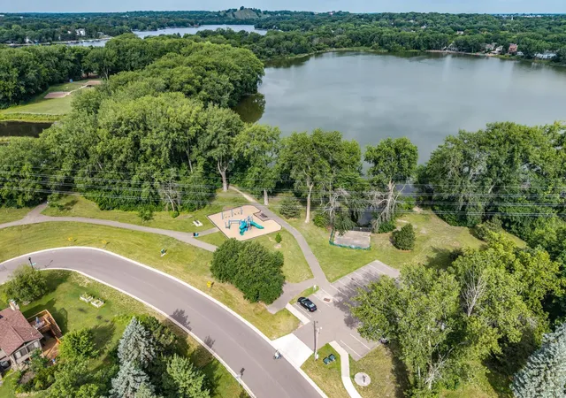 Homes for sale in Apple Valley, MN | 1083 Whitney Dr, Apple Valley, MN 55124 | MLS# 7098017