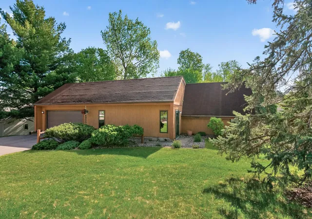Homes for sale in Shoreview, MN | 4900 Larson Rd, Shoreview, MN 55126 | MLS# 7098031