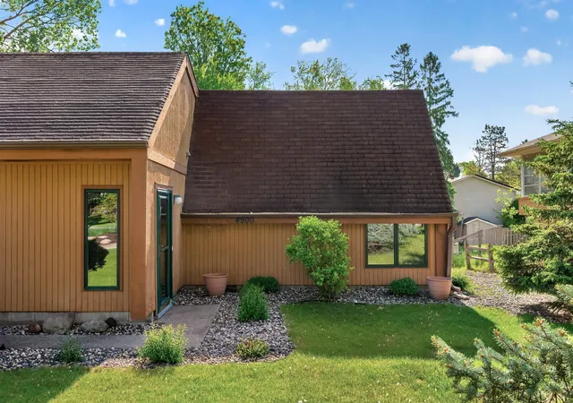 Homes for sale in Shoreview, MN | 4900 Larson Rd, Shoreview, MN 55126 | MLS# 7098031