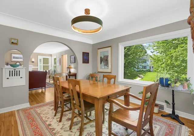 3rd image of 1648 Hillcrest Ave, Saint Paul, MN 55116 | MLS# 7098035
