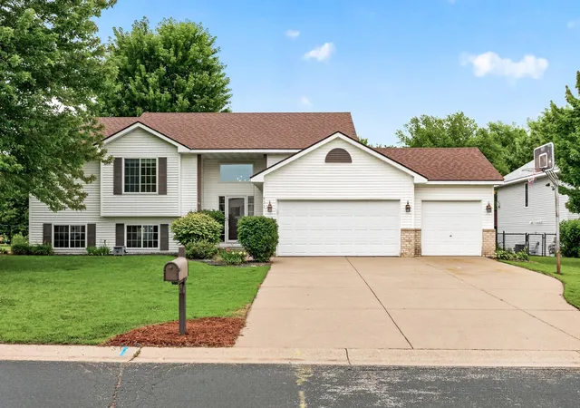 Photo 1 of Sale Pending at 932 E Orchard St, Belle Plaine, MN 56011 | MLS# 7098045 | Listing updated on 2026-08-06