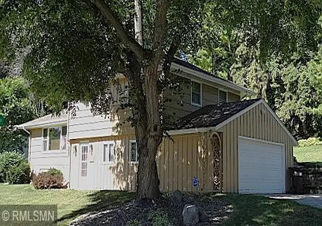 3rd image of 1627 Deerwood Dr, South Saint Paul, MN 55075 | MLS# 7098072
