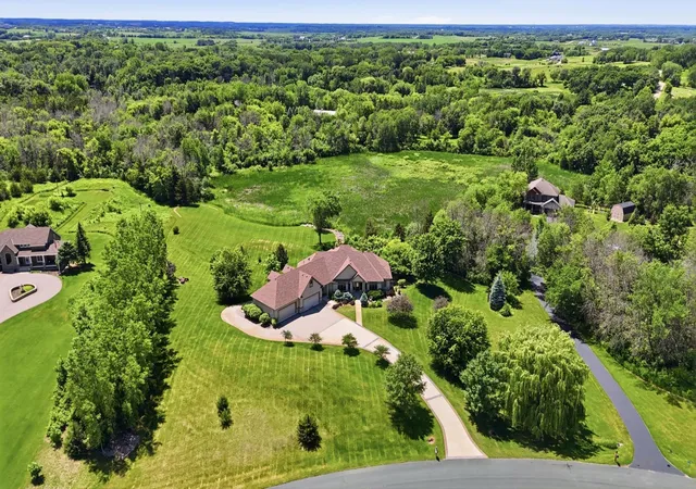 Photo 4 of Single family home for sale at 22720 Sweeney Ln, Lakeville, MN 55044 | MLS# 7098073 | Listing updated on 2026-09-23