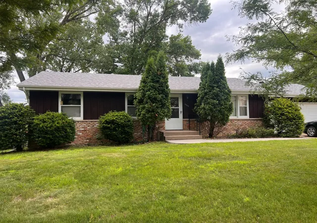 1st image of 6909 Valley Pl, Crystal, MN 55427 | MLS# 7098089