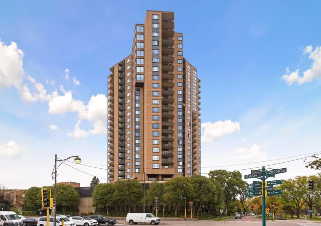 Photo 3 of Sale Pending at 2950 Dean Pkwy #1902, Minneapolis, MN 55416 | MLS# 7098114 | Listing updated on 2026-09-04