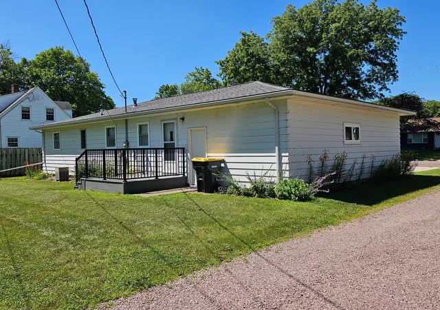 4th image of 507 S Elm St, Lamberton, MN 56152 | MLS# 7098121