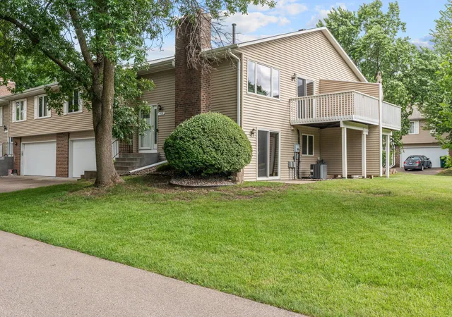 1st image of 4656 Ridge Cliff Dr, Eagan, MN 55122 | MLS# 7098127