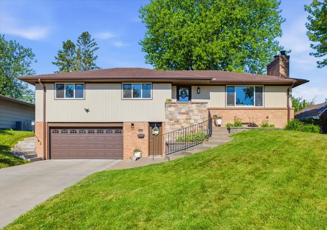 1st image of 3404 Skycroft Dr, St. Anthony, MN 55418 | MLS# 7098140