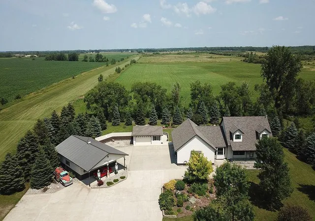 Homes for sale in Hawley, MN | 18000 Us 10 Hwy, Hawley, MN 56549 | MLS# 7098152
