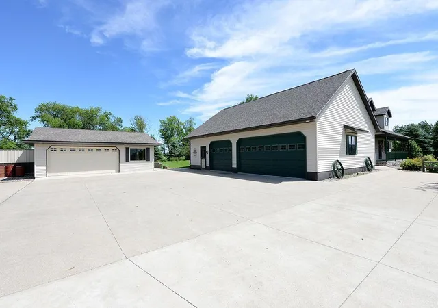 Homes for sale in Hawley, MN | 18000 Us-10 Hwy, Hawley, MN 56549 | MLS# 7098152