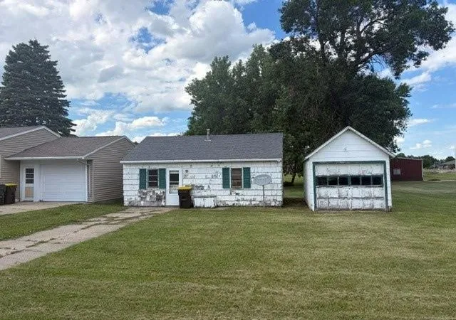 Homes for sale in Truman, MN | 522 E 2nd St N, Truman, MN 56088 | MLS# 7098156