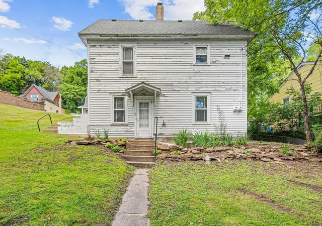2nd image of 213 4th St W, Carver, MN 55315 | MLS# 7098161