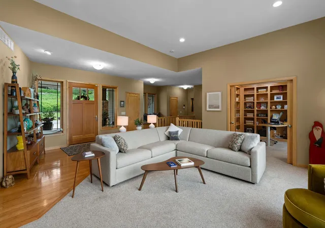 Homes for sale in Northfield, MN | 1314 Mayflower Dr, Northfield, MN 55057 | MLS# 7098168