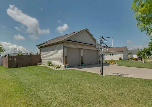 Homes for sale in West Fargo, ND | 1087 Parkway Ln, West Fargo, ND 58078 | MLS# 7098178