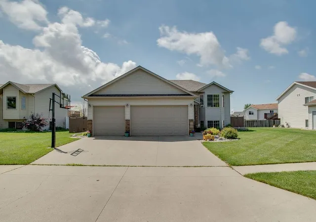 Homes for sale in West Fargo, ND | 1087 Parkway Ln, West Fargo, ND 58078 | MLS# 7098178
