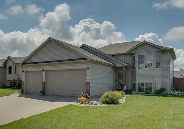 Homes for sale in West Fargo, ND | 1087 Parkway Ln, West Fargo, ND 58078 | MLS# 7098178