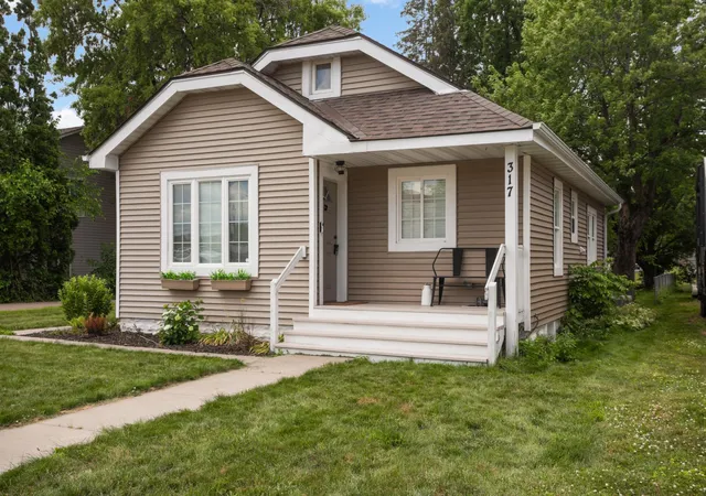 Homes for sale in Osseo, MN | 317 1St Ave Nw, Osseo, MN 55369 | MLS# 7098192