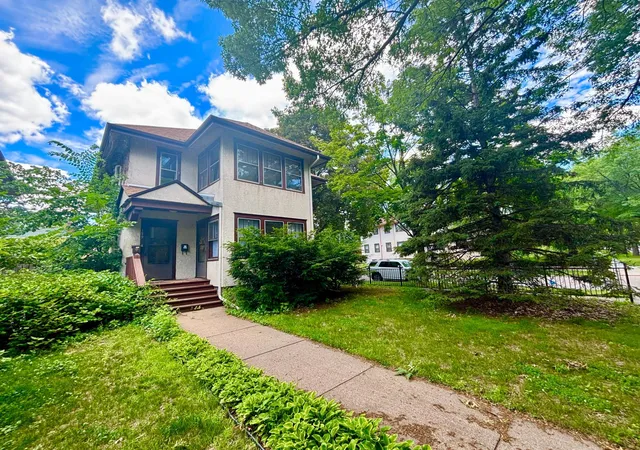 3rd image of 157 Lexington Pkwy S, Saint Paul, MN 55105 | MLS# 7098240