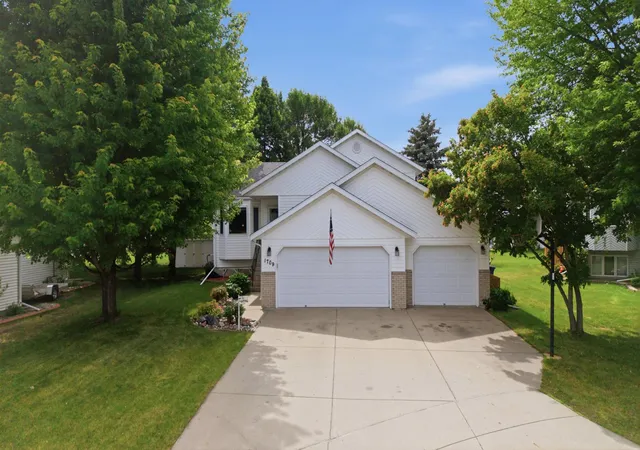 Homes for sale in Moorhead, MN | 1709 33 1/2 St S, Moorhead, MN 56560 | MLS# 7098252