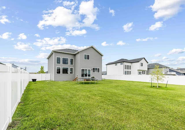 Photo 2 of Single family home for sale at 4212 Pine Pkwy S, Fargo, ND 58104 | MLS# 7098255 | Listing updated on 2026-09-03