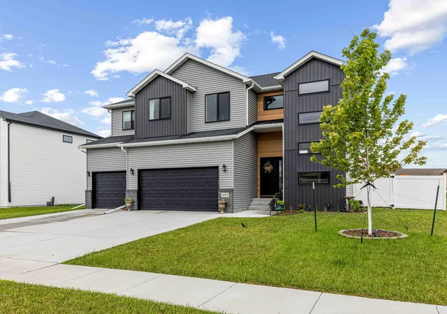 Photo 38 of Single family home for sale at 4212 Pine Pkwy S, Fargo, ND 58104 | MLS# 7098255 | Listing updated on 2026-09-03