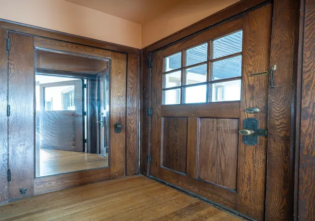 Photo 3 of Single family home for sale at 1425 Como Ave, Saint Paul, MN 55108 | MLS# 7098271 | Listing updated on 2026-09-19
