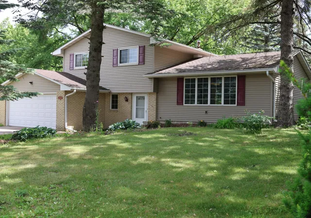 Homes for sale in Woodbury, MN | 1081 Cedarwood Dr, Woodbury, MN 55125 | MLS# 7098272