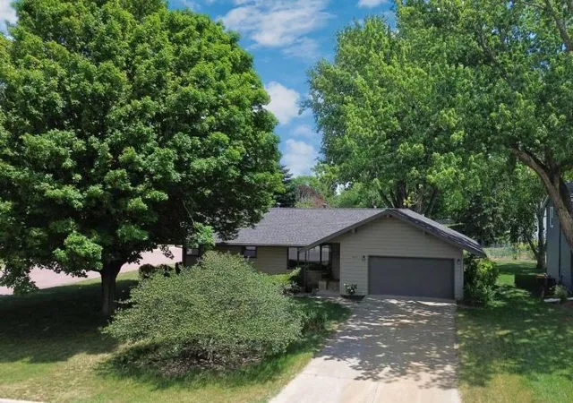 Homes for sale in Springfield, MN | 403 S Paffrath Ave, Springfield, MN 56087 | MLS# 7098333