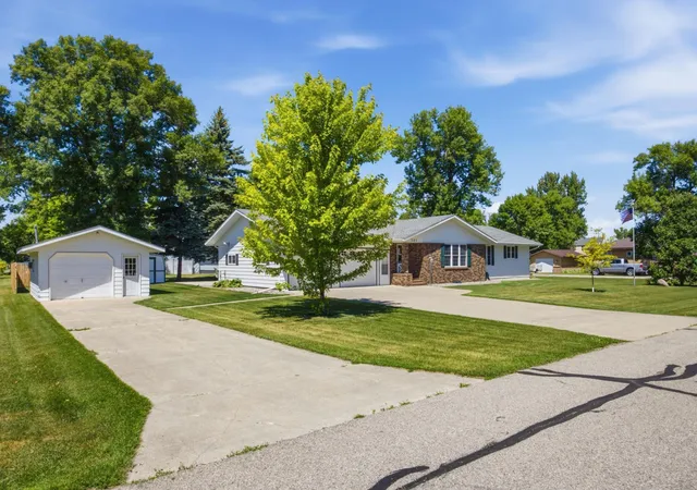 Homes for sale in Ulen, MN | 301 Mckinley Ave W, Ulen, MN 56585 | MLS# 7098338