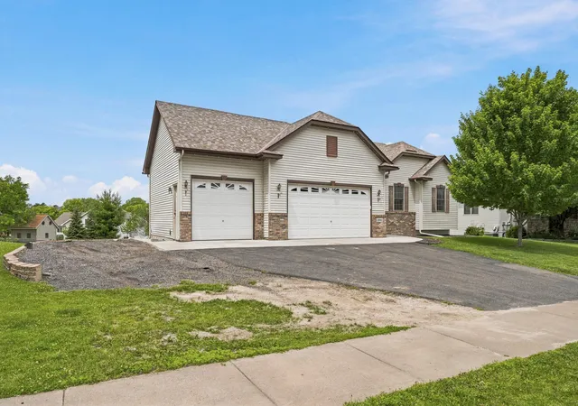 Homes for sale in Lindstrom, MN | 29661 Shoreview Cir, Lindstrom, MN 55045 | MLS# 7098356