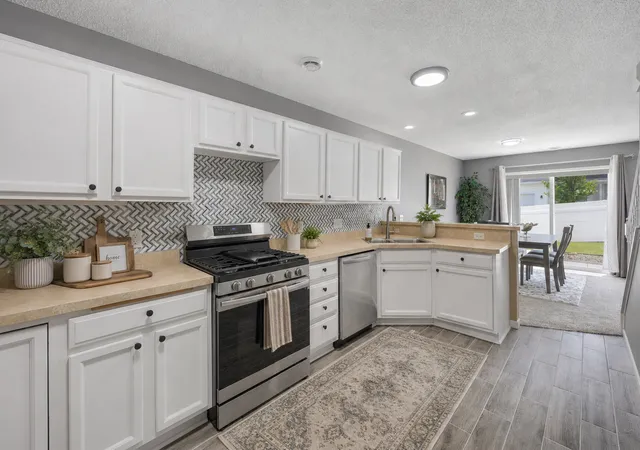 3rd image of 7349 Kalland Cir Ne #46, Albertville, MN 55301 | MLS# 7098357