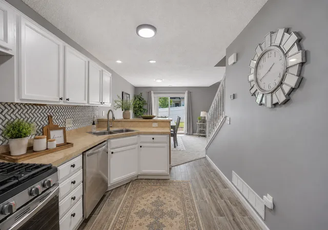 4th image of 7349 Kalland Cir Ne #46, Albertville, MN 55301 | MLS# 7098357