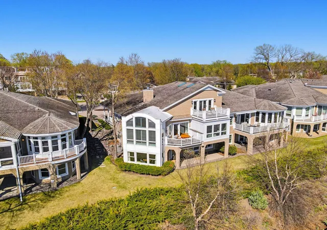 3rd image of 726 Widsten Cir, Wayzata, MN 55391 | MLS# 7098360