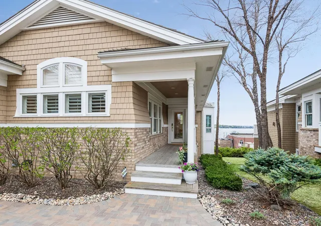 5th image of 726 Widsten Cir, Wayzata, MN 55391 | MLS# 7098360