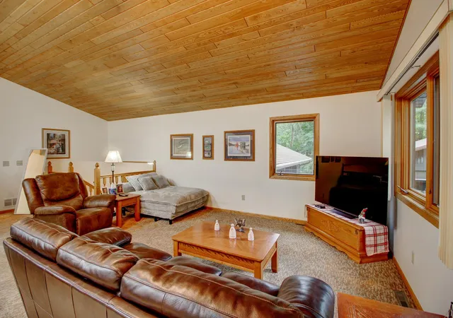 3rd image of 6155 Bittersweet Ln, Nisswa, MN 56468 | MLS# 7098385