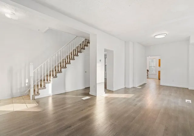 4th image of 267 Bates Ave, Saint Paul, MN 55106 | MLS# 7098400