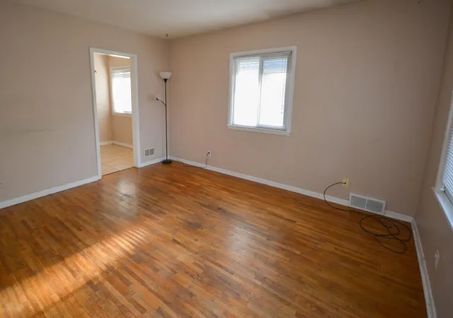 4th image of 1013 9Th St Ne, Rochester, MN 55906 | MLS# 7098404