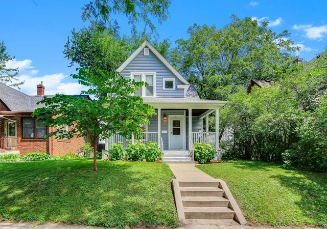 Photo 3 of Sale Pending at 721 Simon Ave, Saint Paul, MN 55117 | MLS# 7098426 | Listing updated on 2026-09-25