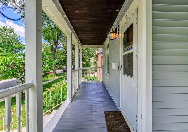 Photo 3 of Sale Pending at 721 Simon Ave, Saint Paul, MN 55117 | MLS# 7098426 | Listing updated on 2026-09-25