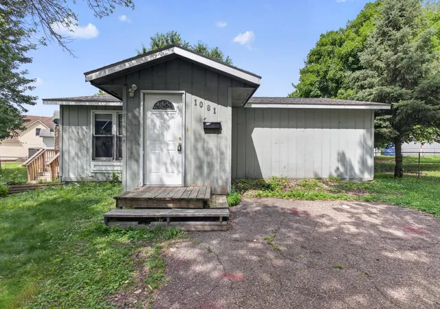 1st image of 1081 Zemble St, Chaska, MN 55318 | MLS# 7098431