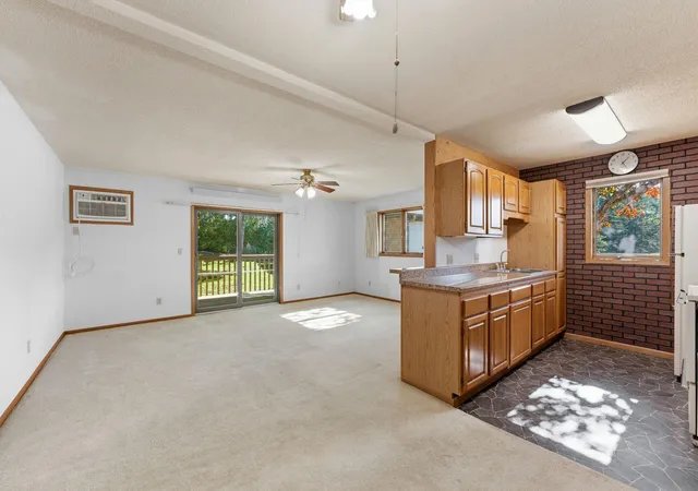 Listing Photo 5 - Condo for sale in building located at 6601 Buckley Cir, Inver Grove Heights, MN 55076 - Unit #105