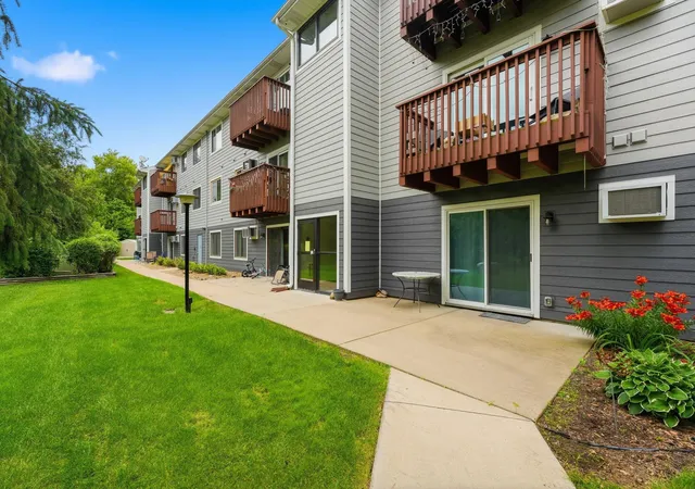 Homes for sale in Coon Rapids, MN | 1801 113th Avenue, Coon Rapids, MN 55433 | Houzeo