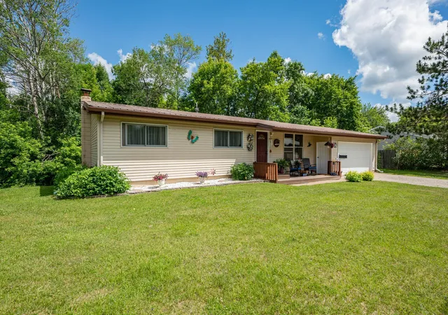 Homes for sale in Grand Rapids, MN | 715 Allen Dr, Grand Rapids, MN 55744 | MLS# 7098504