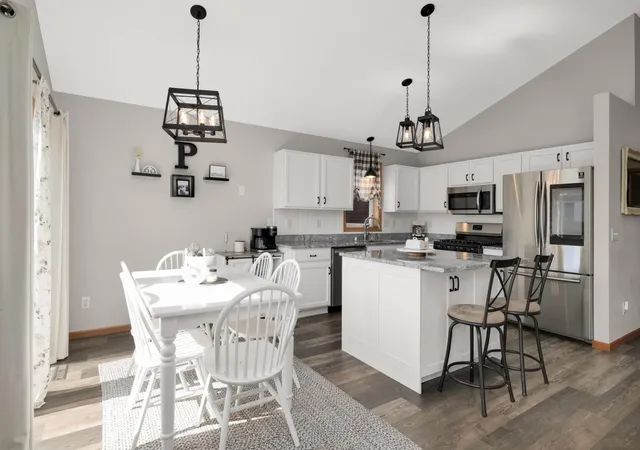 1st image of 201 13th St, Farmington, MN 55024 | MLS# 7098515