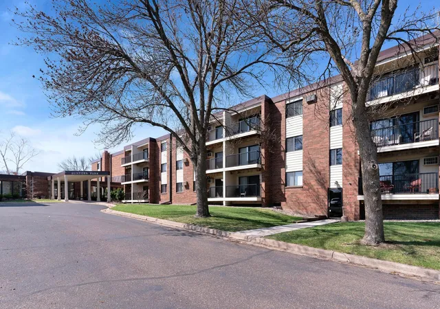 Photo 3 of Sale Pending at 4 Pine Tree Dr #110, Saint Paul, MN 55112 | MLS# 7098536 | Listing updated on 2026-09-02