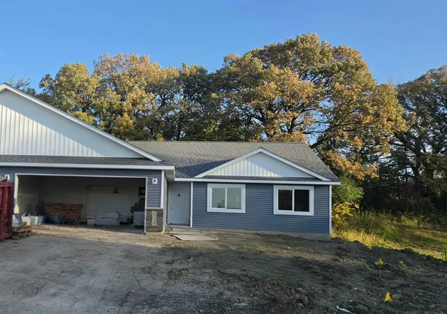Single family home for sale at 1119 8th Avenue SE, Waseca, MN 56093 | MLS# 7098547