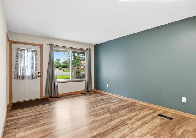 4th image of 193 96Th Ln Ne, Minneapolis, MN 55434 | MLS# 7098548