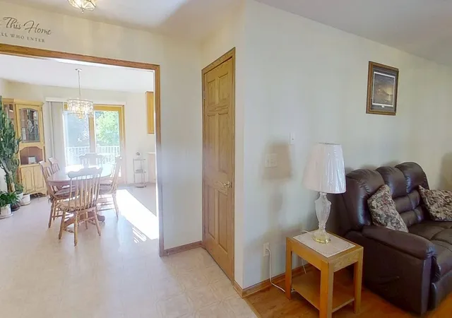 Photo 3 of Single family home for sale at 401 S Bruce St, Marshall, MN 56258 | MLS# 7098574 | Listing updated on 2026-08-18