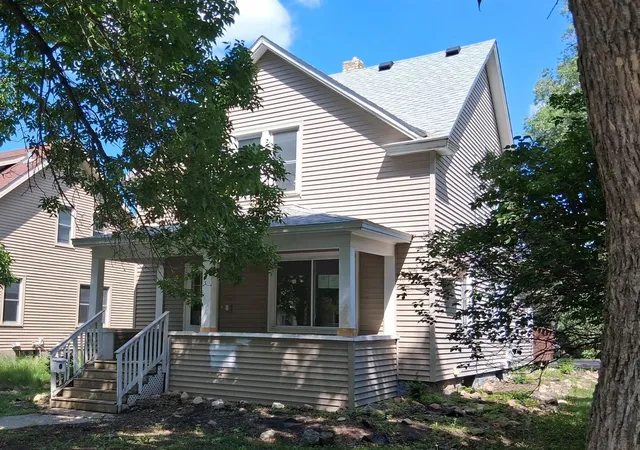 1st image of 48 Mckinley Pl N, Saint Cloud, MN 56303 | MLS# 7098586