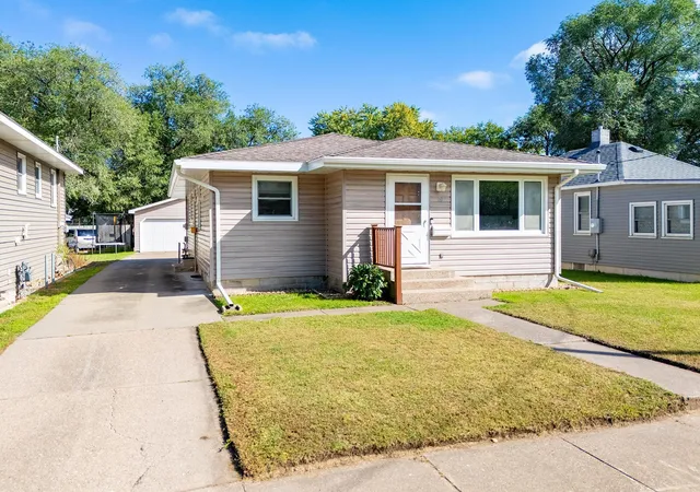 1st image of 20 Lenox St, Winona, MN 55987 | MLS# 7098601